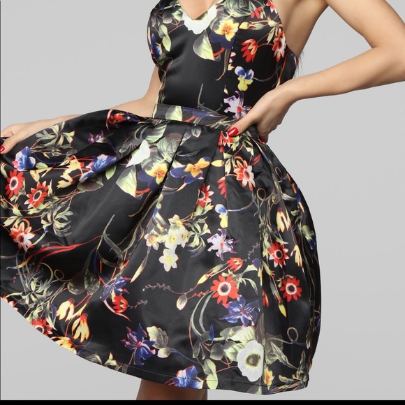 Dress 👗 - Picture 1 of 2